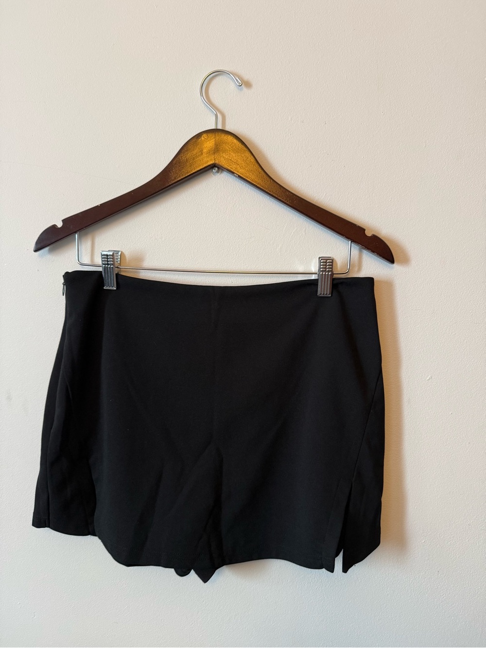 SHEIN Black Tailored Skort with Side Slits (Size: L)